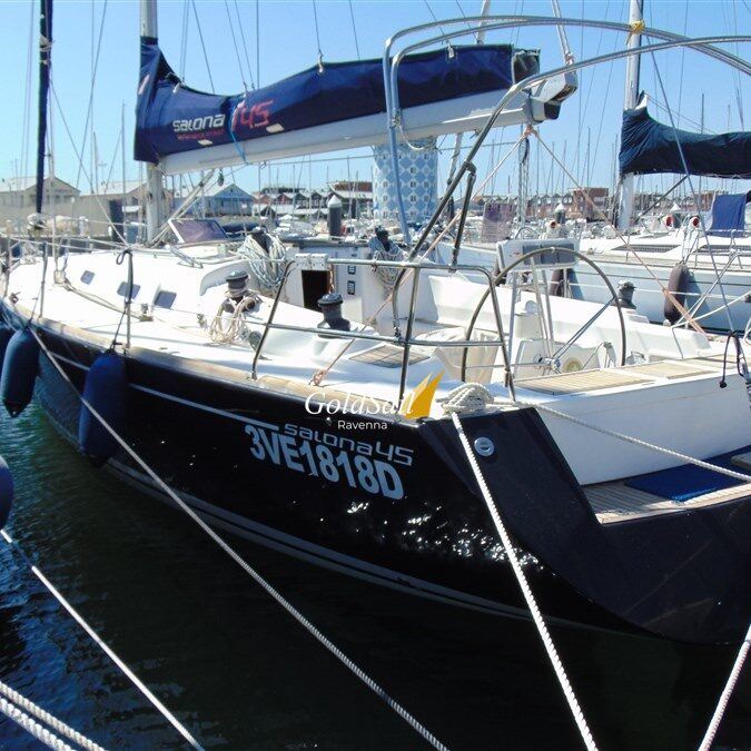 La barca a vela Giulia II, un Salona 45, ormeggiata